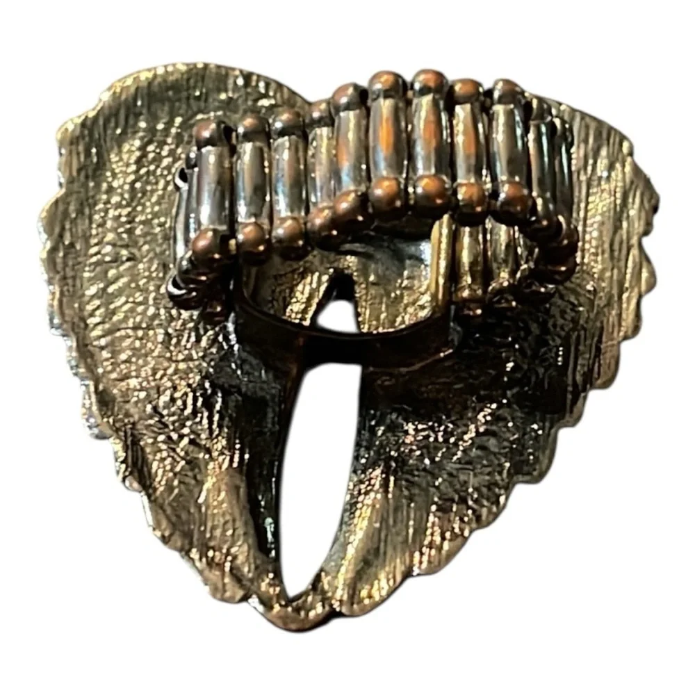 Silver Angel Wing stretch ring with Rhinestone Embellishments - Picture 4 of 5